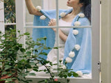 Hand-Crocheted Rose Round Blanket A versatile romantic gift that brightens everyday warmth. V1232-MGHT009