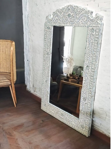 MOTHER OF PEARL SERENE REFLECTION WALL MIRROR V742-VM2