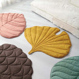 Cozy Leaf-Shaped Pet Mat for Dogs and Cats Multi-Use Plush Sleeping Pad, Warm Blanket, and Crate V1341-ZY-JXTNBF5D-YELLOW