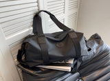 Sleek Black Duffel Bag for Men and Women - Great for Work and Travel V888-ELOSUNG25023