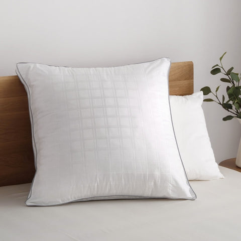 Accessorize Deluxe Hotel European Pillow 65 x 65 cm V442-HIN-PILLOW-DELUXEHOTEL-WHITE-EU