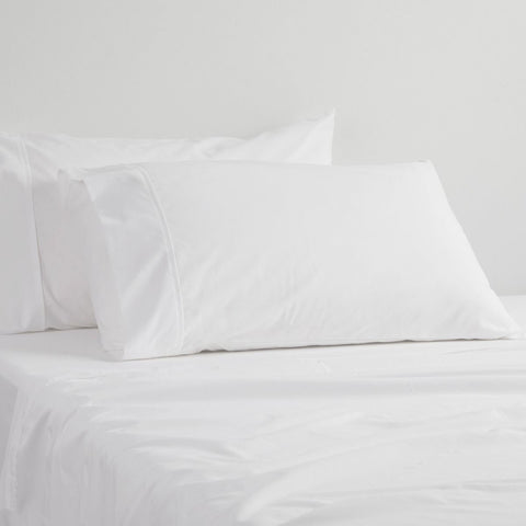 Logan and Mason 250TC 50% Polyester 50% Cotton Percale Sheet Set White 50cm Wall Split King V442-LED-SHEETS-250TCPOLYCOTTON-WHITE-SPK