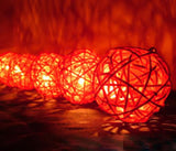 1 Set of Red 5cm Rattan Cane 50 Ball Battery Powered LONG 5m String Lights Christmas Gift Home V382-REDRATTBALLBATT50