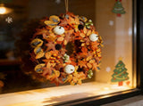 Christmas decorative wreath45 cm in diameter, adorned with white pumpkins, pinecones, and maple V888-ELOSUNG56814