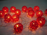 1 Set of Red 5cm Rattan Cane 50 Ball Battery Powered LONG 5m String Lights Christmas Gift Home V382-REDRATTBALLBATT50
