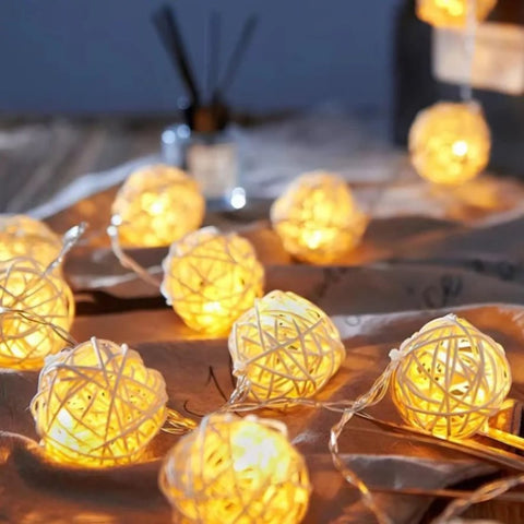 1 Set of Yellow 5cm Rattan Cane 50 Ball Battery Power LONG 5m String Lights Christmas Gift Home V382-YELLOWRATTBALLBATT50
