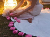 Hand-Crocheted Rose Round Blanket A versatile romantic gift that brightens everyday warmth. V1232-MGHT009