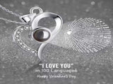 Platinum heart-shaped projection necklace, engraved with 100 ways to say "I love you," paired with V1232-XXSKMMGXL001