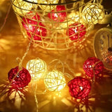 1 Set of Red and White 5cm Rattan Cane 50 Ball Battery Powered LONG 5m String Lights Christmas Gift V382-REDWHITERATTBALLBATT50
