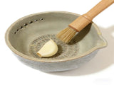 2-in-1 Stoneware Kitchen Grater Plate Tools, Handmade Garlic Grater & Bowl, Efficient Stoneware V1189-LWWAL-20260401-07080