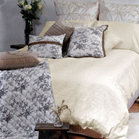 Canterbury Tarlo Cream Quilt Cover Set King V442-LDE-QUILTCS-TARLO-CREAM-KI