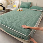 SOGA Green 153cm Wide Mattress Cover Thick Quilted Fleece Stretchable Clover Design Bed Spread Sheet BCOVER7009