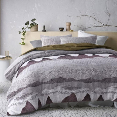 Accessorize Bulla Burgundy Quilt Cover Set Queen V442-HIN-QUILTCS-BULLA-BURGUNDY-QS