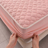 SOGA 2X Pink 153cm Wide Mattress Cover Thick Quilted Fleece Stretchable Clover Design Bed Spread BCOVER7007X2